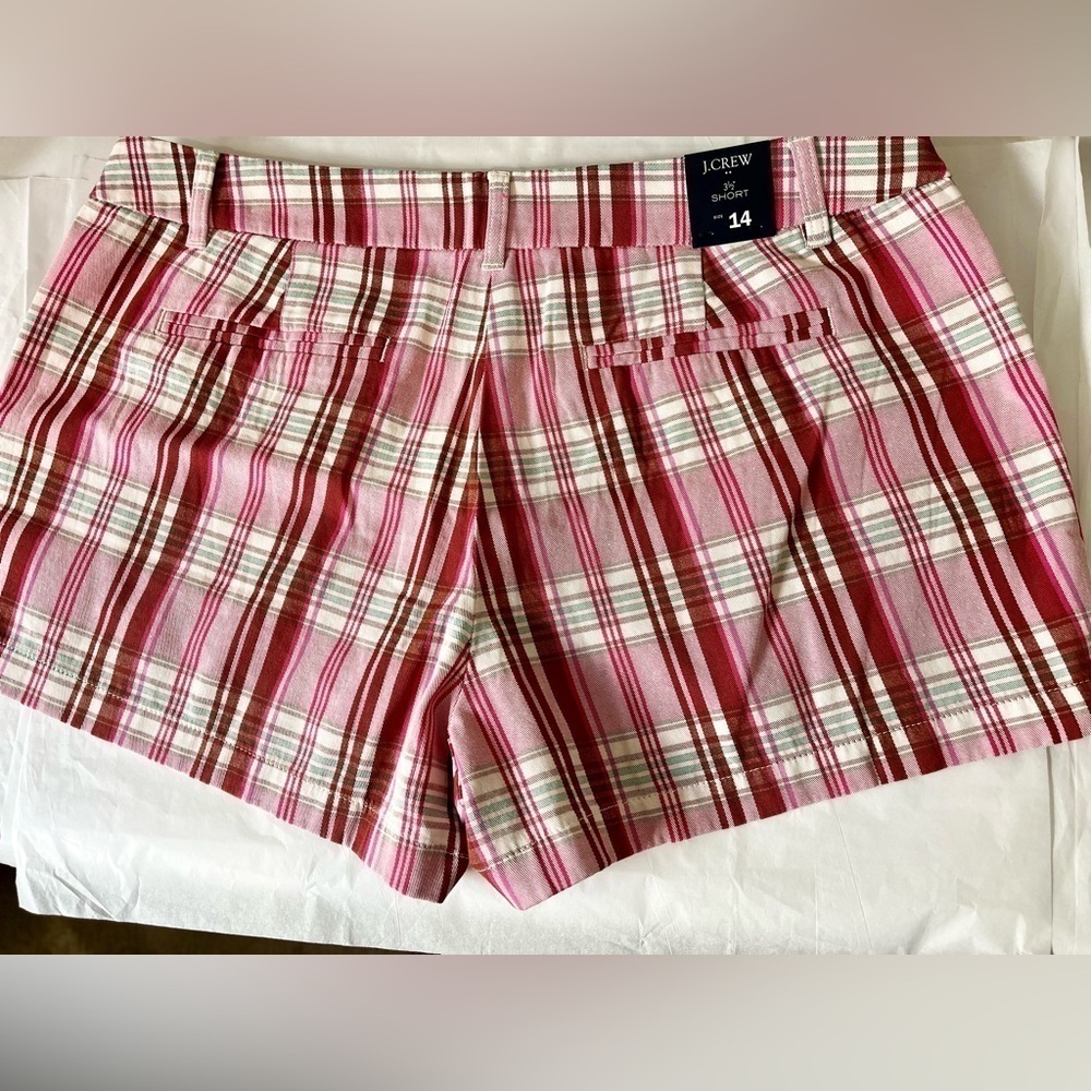 J. Crew women’s classic chino 3.5” Re-Imagined, inspired by the people & planet. - Picture 4 of 6